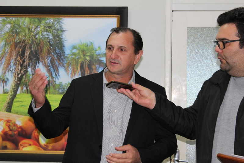 Em dia histórico, prefeito assina contrato de R$5 milhões em investimentos para Giruá